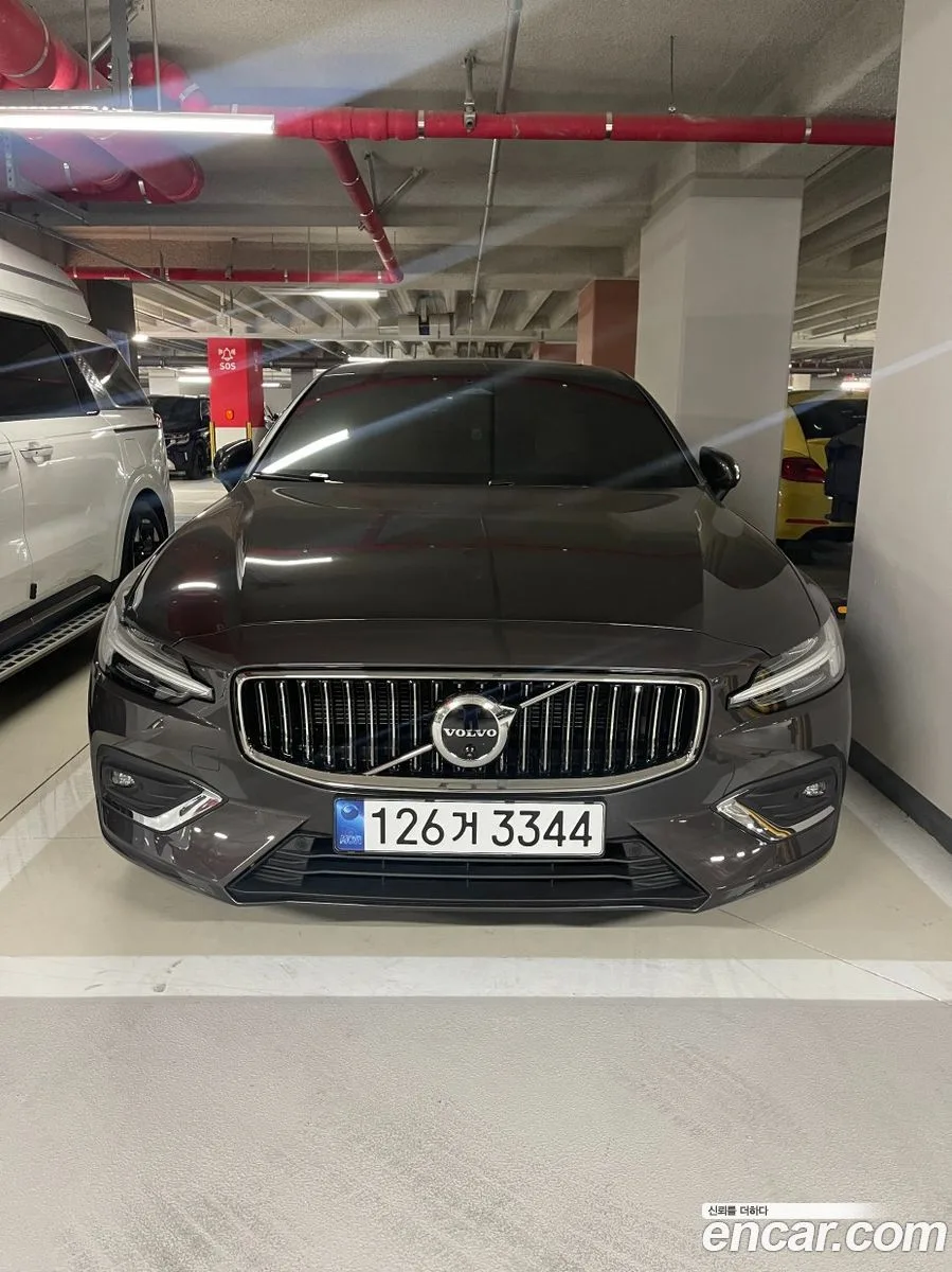 Volvo S60 B5 2025 — thumbnail 3