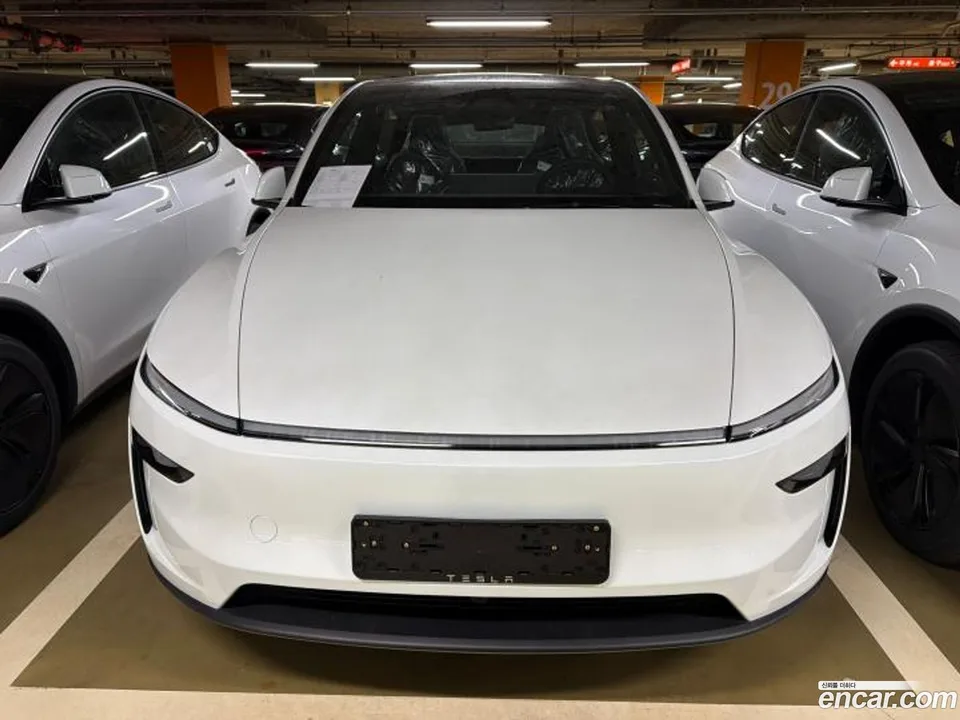 Tesla Model Y RWD 2026 — thumbnail 5