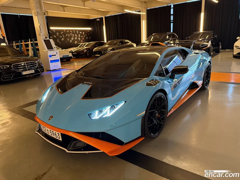Lamborghini Huracan LP640-2 STO 2022 — photo 1, buy with delivery to Moscow
