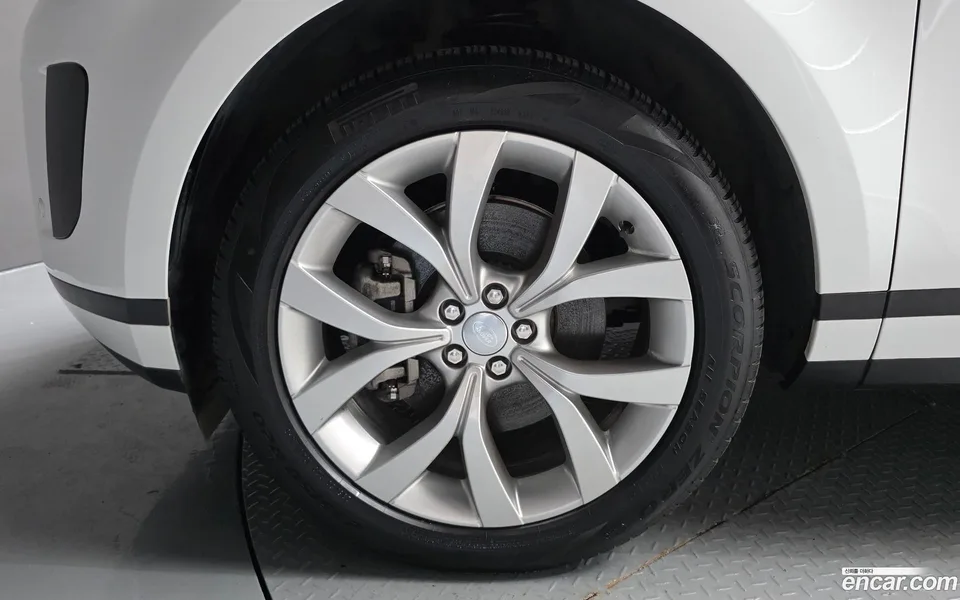 Land Rover Range Rover Evoque P250 SE 2022 — thumbnail 2