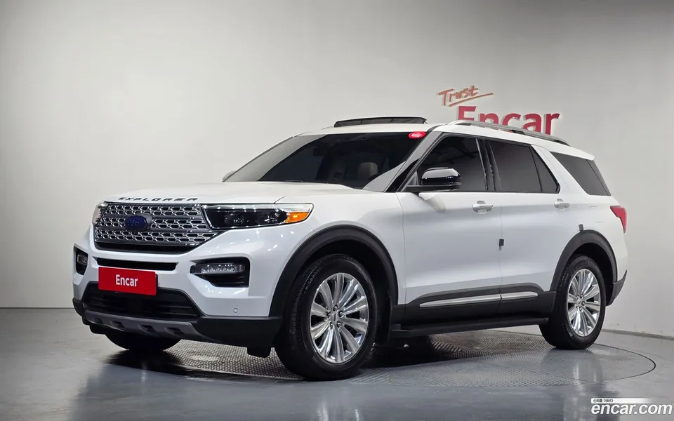 Ford Explorer 2.3 4WD 2022 — photo 1, buy with delivery to Moscow
