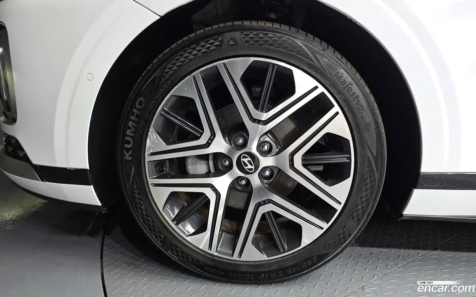 Hyundai Grandeur Hybrid 2023 — thumbnail 2