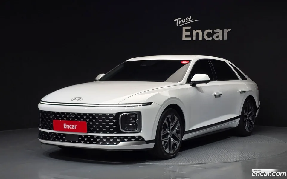 Hyundai Grandeur Hybrid 2023 — photo 1, buy with delivery to Moscow