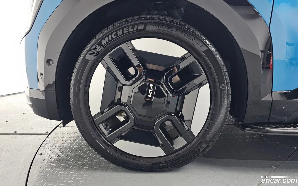Kia EV9 4WD 2023 — миниатюра 2