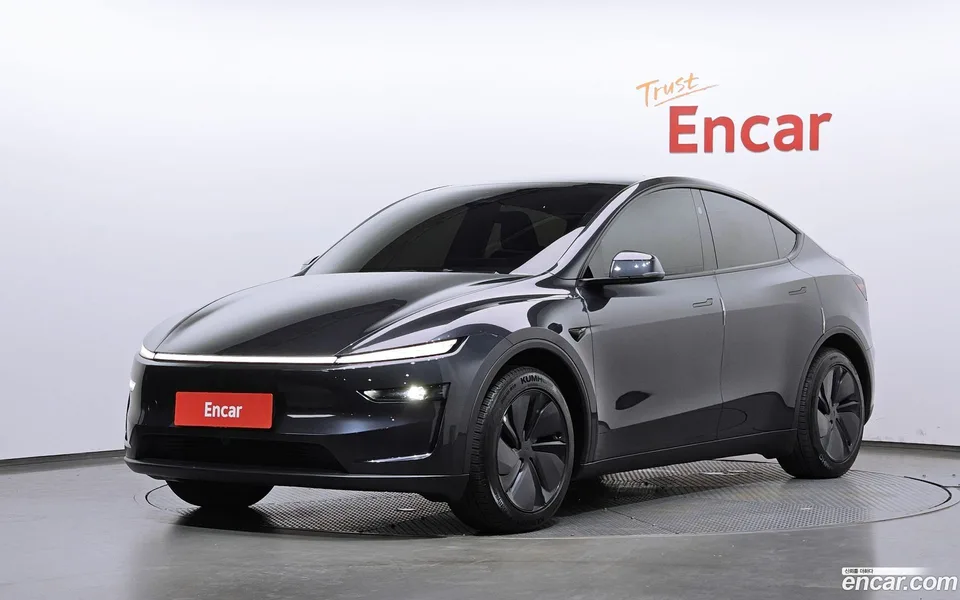 Tesla Model Y 2025