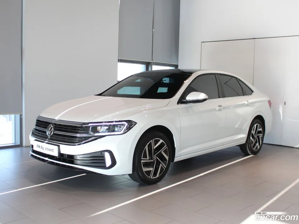 Volkswagen Jetta 1.5 TSI 2023 — photo 1, buy with delivery to Moscow