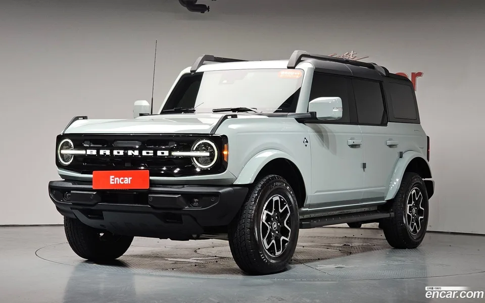 Ford Bronco 2.7 2023 — photo 1, buy with delivery to Moscow
