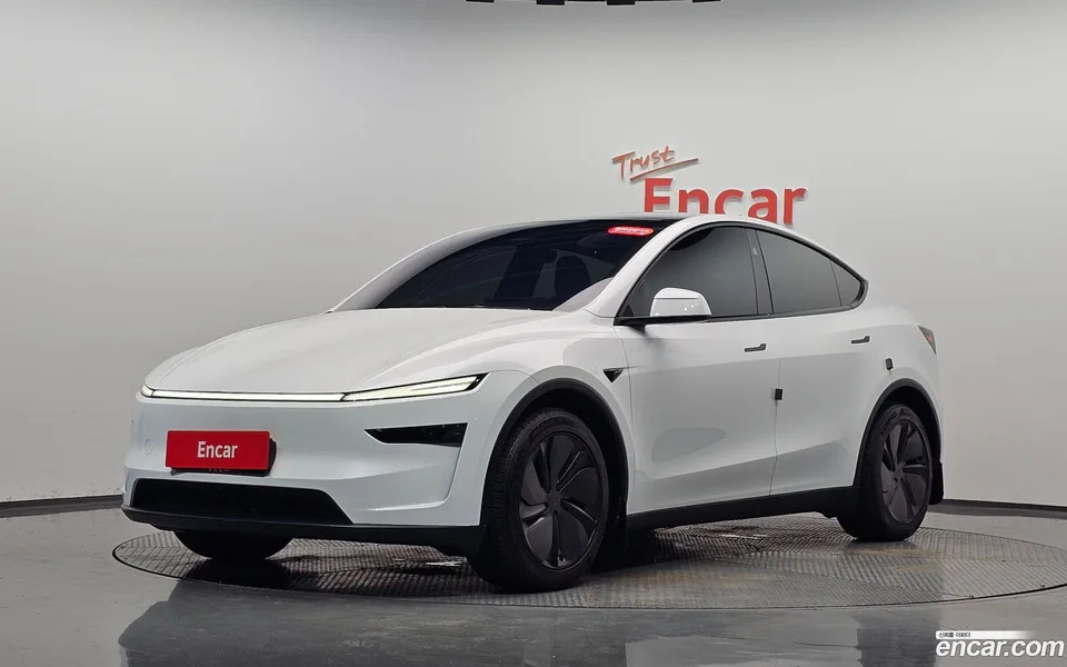 Tesla Model Y RWD 2026 — photo 1, buy with delivery to Moscow