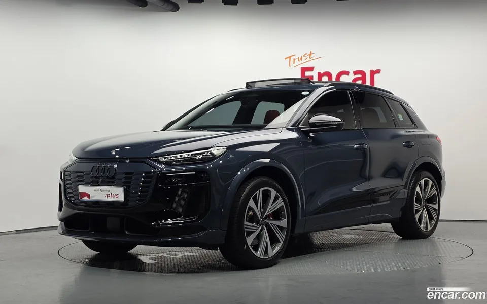 Audi SQ6 e- 2025 — photo 1, buy with delivery to Moscow
