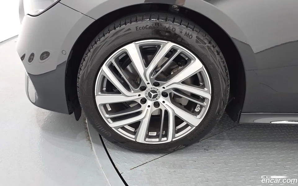 Mercedes-Benz E-Class E220d 4MATIC 2024 — thumbnail 2