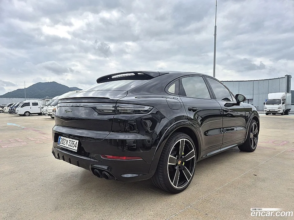Porsche Cayenne 3.0 E- 2023 — thumbnail 2