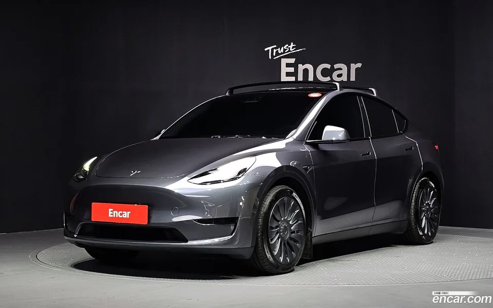 Tesla Model Y RWD 2023 — photo 1, buy with delivery to Moscow