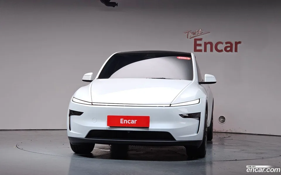 Tesla Model Y RWD 2025 — thumbnail 3
