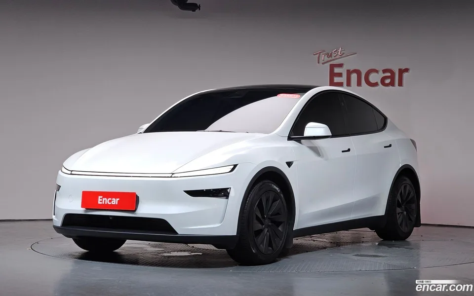 Tesla Model Y RWD 2025 — photo 1, buy with delivery to Moscow