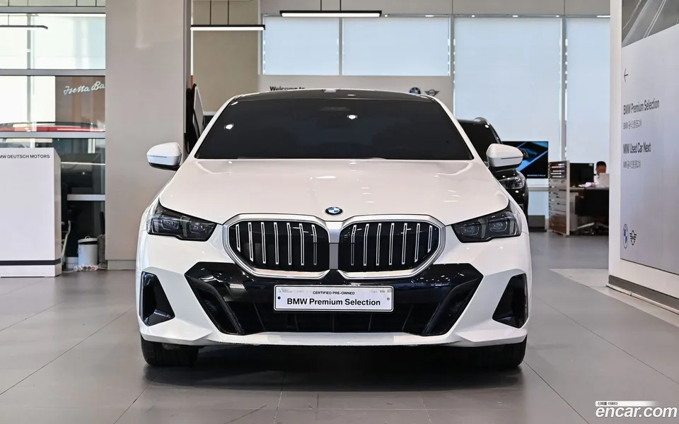 BMW 5 Series 523d M 2025 — миниатюра 3