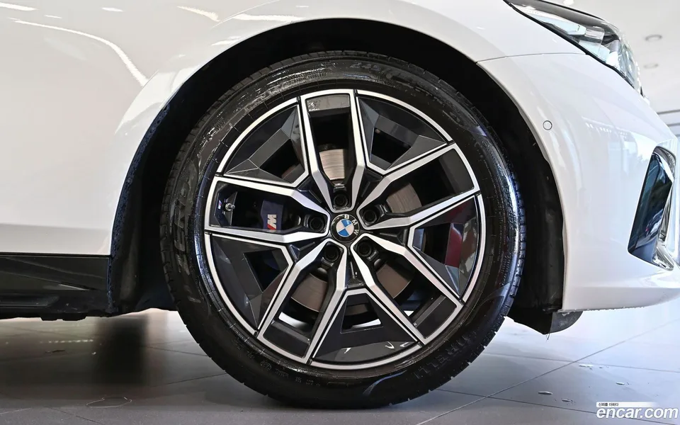 BMW 5 Series 523d M 2025 — миниатюра 5