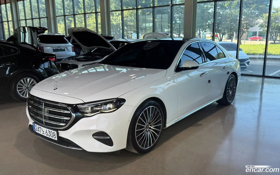 Mercedes-Benz E-Class 2024