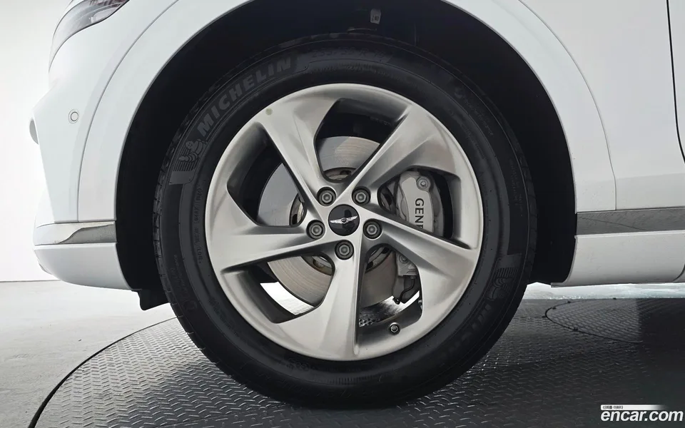 Genesis GV70 2.5T 2WD 2024 — thumbnail 2