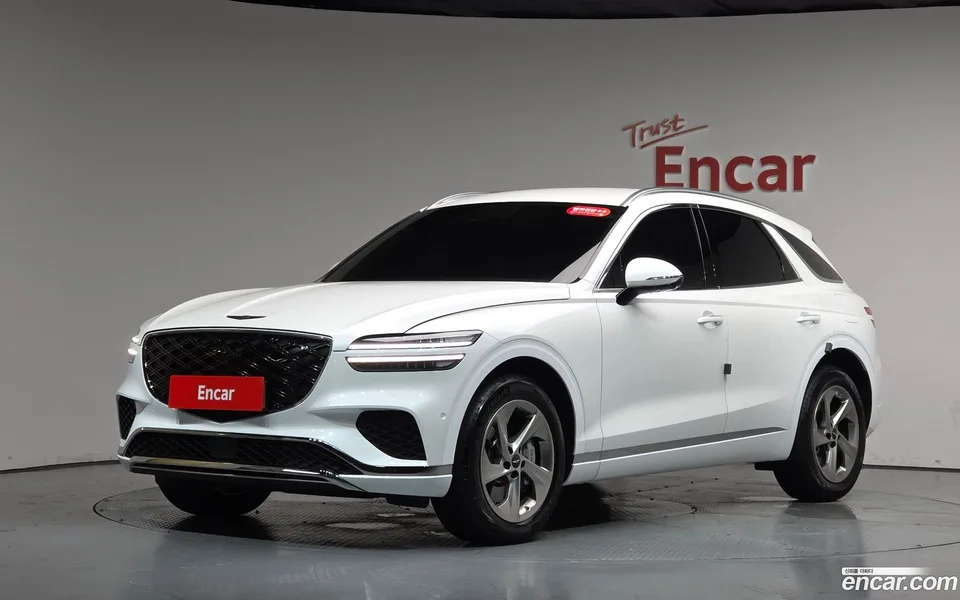 Genesis GV70 2.5T 2WD 2024 — photo 1, buy with delivery to Moscow