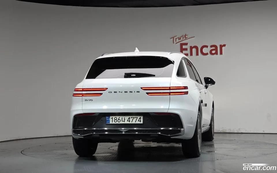 Genesis GV70 2.5T 2WD 2024 — thumbnail 4