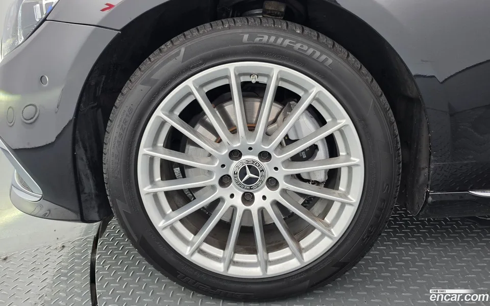Mercedes-Benz E-Class E220d 4MATIC 2022 — thumbnail 2