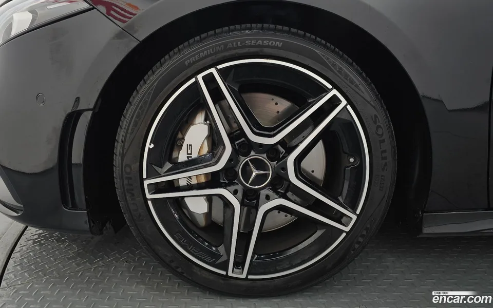 Mercedes-Benz A-Class AMG A35 4MATIC 2022 — thumbnail 2