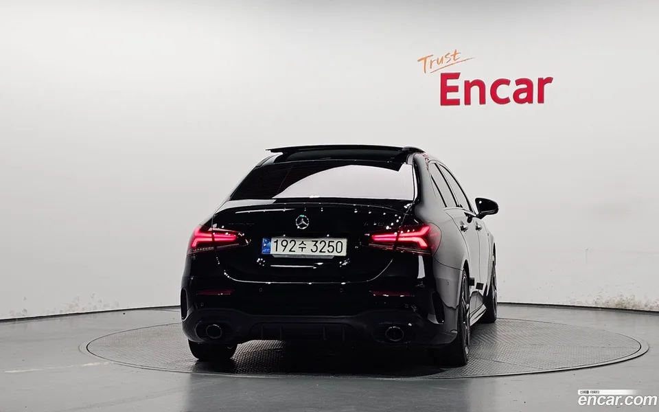Mercedes-Benz A-Class AMG A35 4MATIC 2022 — thumbnail 4