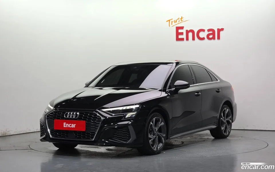 Audi A3 (8Y) 40 TFSI 2023 — photo 1, buy with delivery to Moscow