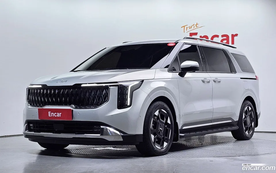 Kia Carnival HEV 7 2025 — photo 1, buy with delivery to Moscow