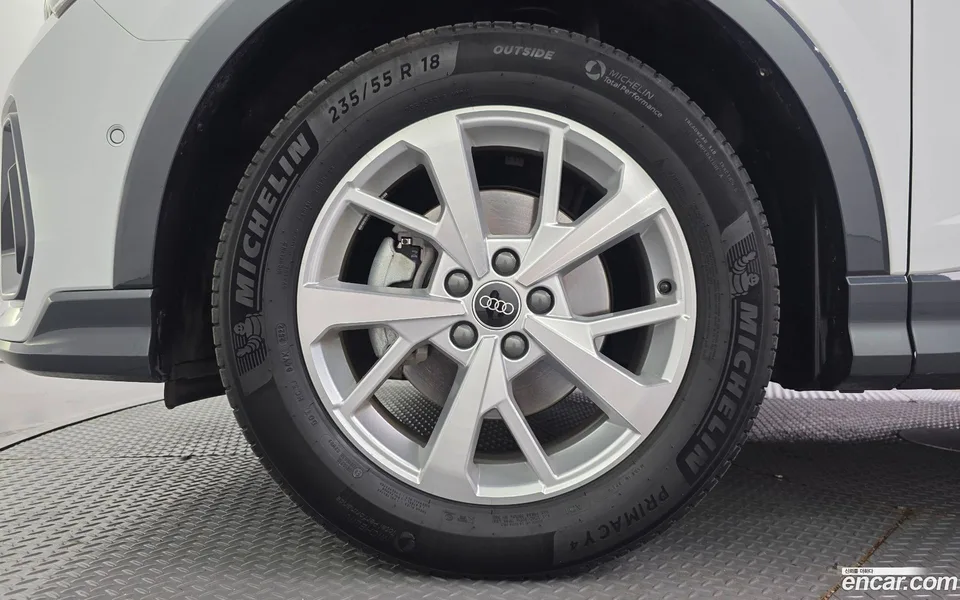 Audi Q3 35 TDI 2023 — thumbnail 2