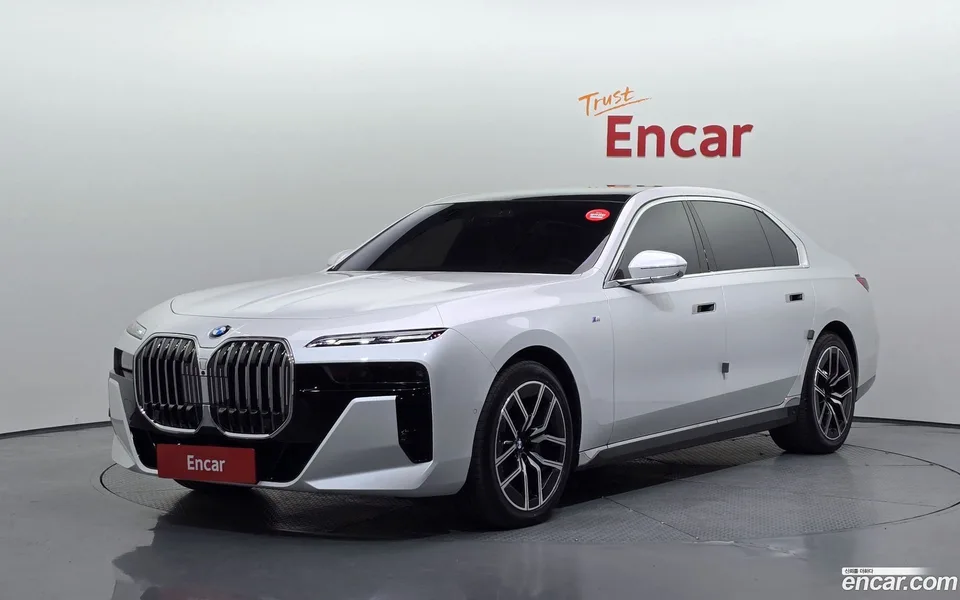 BMW 7 Series 740i xDrive M 2024 — photo 1, buy with delivery to Moscow