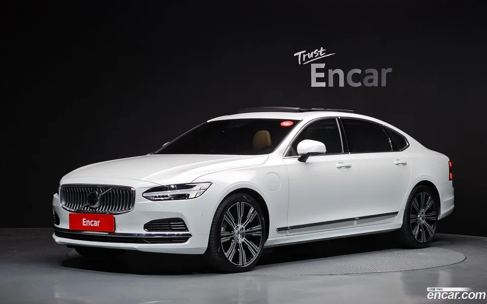 Volvo S90 T8 AWD 2025 — photo 1, buy with delivery to Moscow