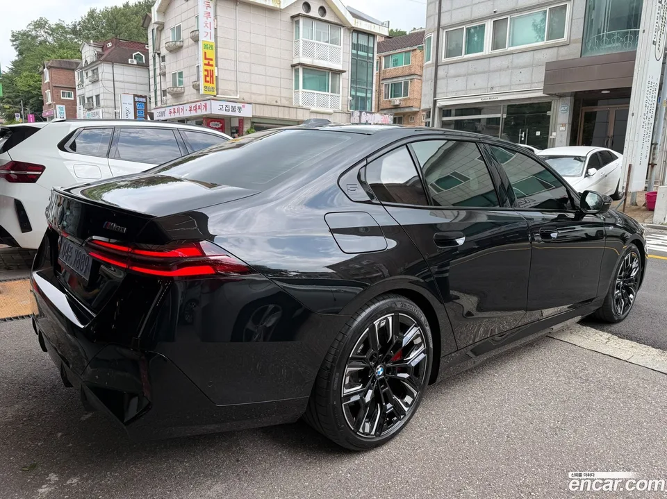 BMW i5 M60 xDrive 2026 — thumbnail 2