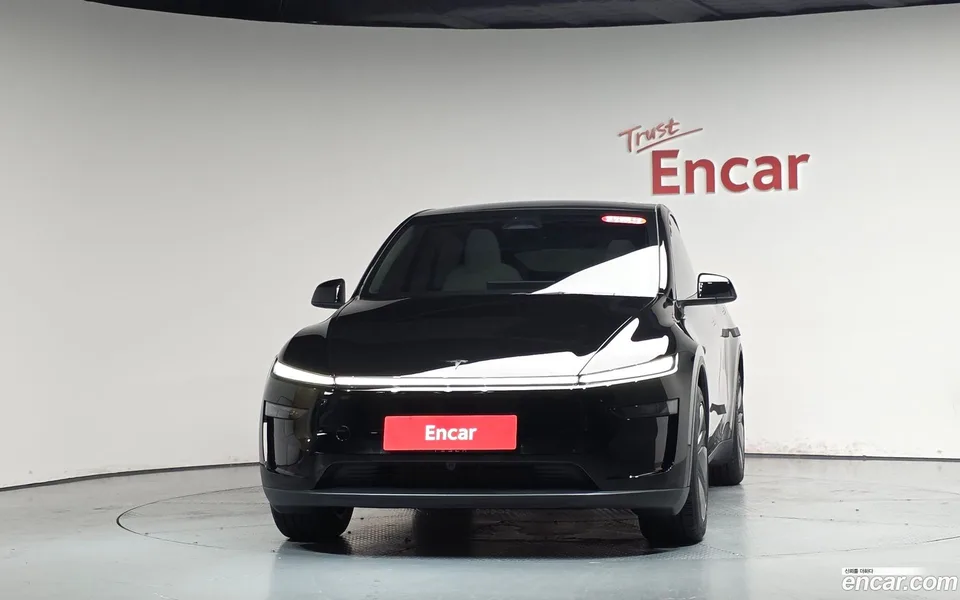 Tesla Model Y RWD 2025 — thumbnail 3