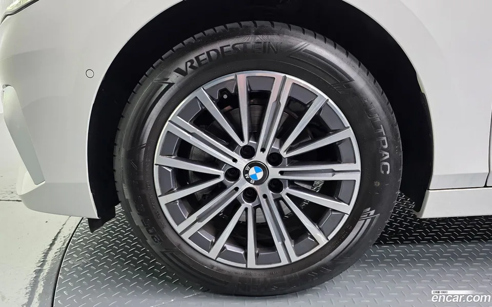 BMW 2 Series Active Tourer 220i 2024 — миниатюра 2