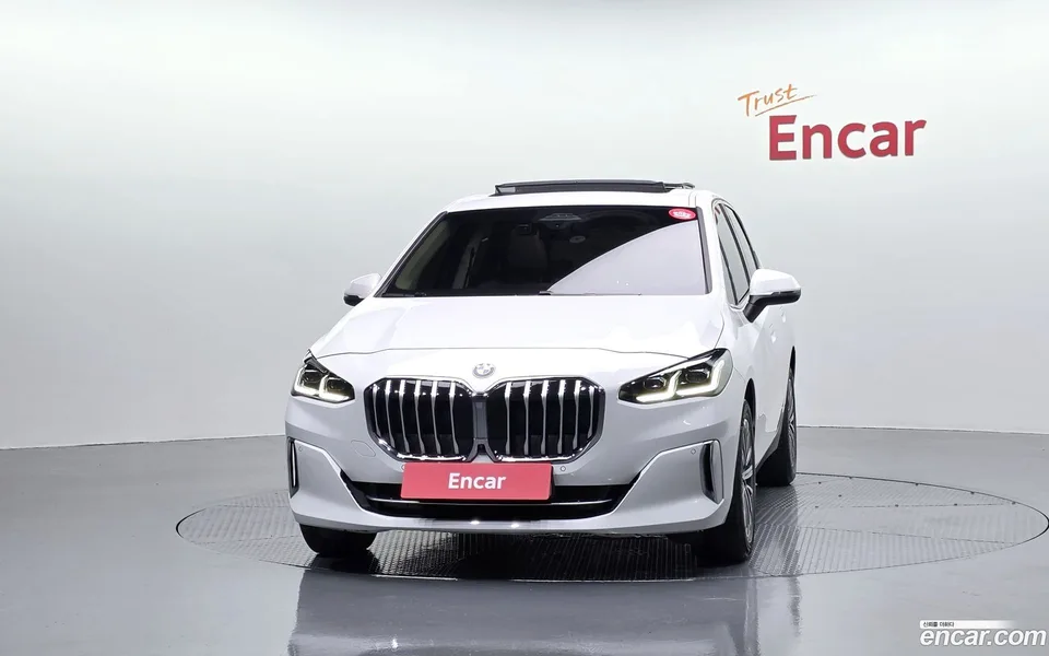 BMW 2 Series Active Tourer 220i 2024 — миниатюра 3