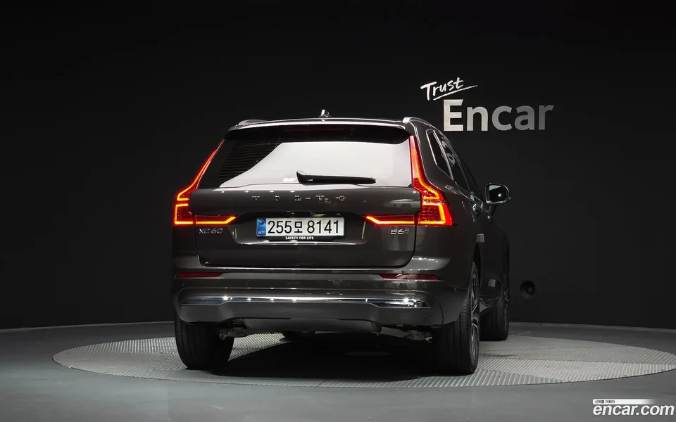 Volvo XC60 B5 2025 — thumbnail 4