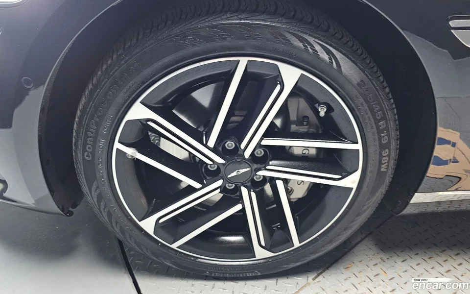 Genesis G80 2.5 AWD 2024 — thumbnail 2