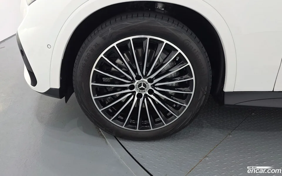 Mercedes-Benz GLC-Class GLC300 4MATIC 2026 — thumbnail 2
