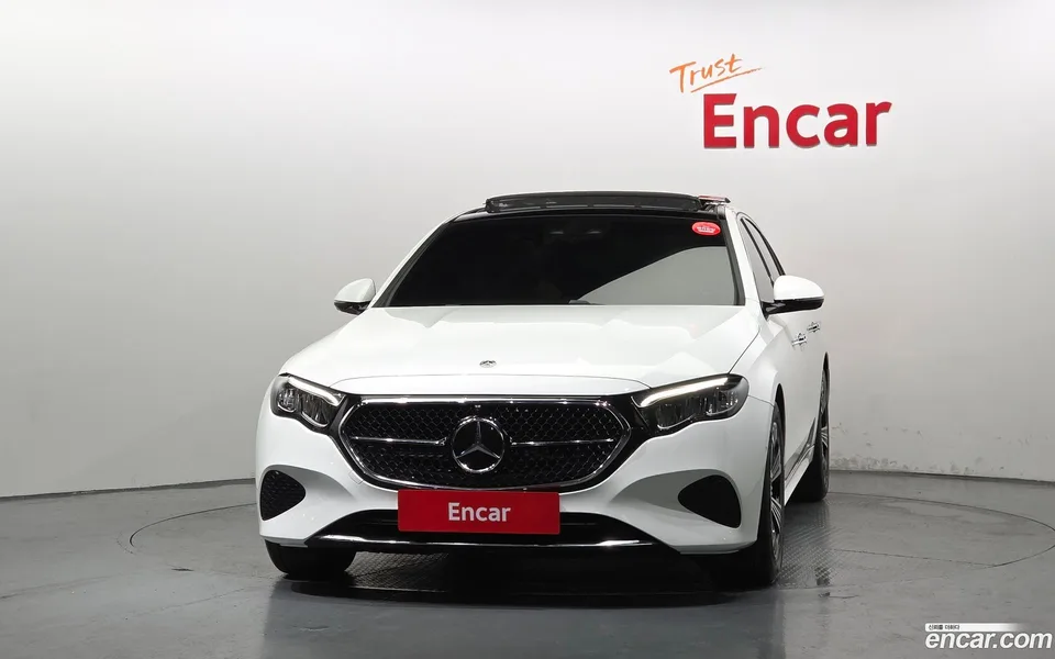 Mercedes-Benz E-Class E200 2025 — thumbnail 3
