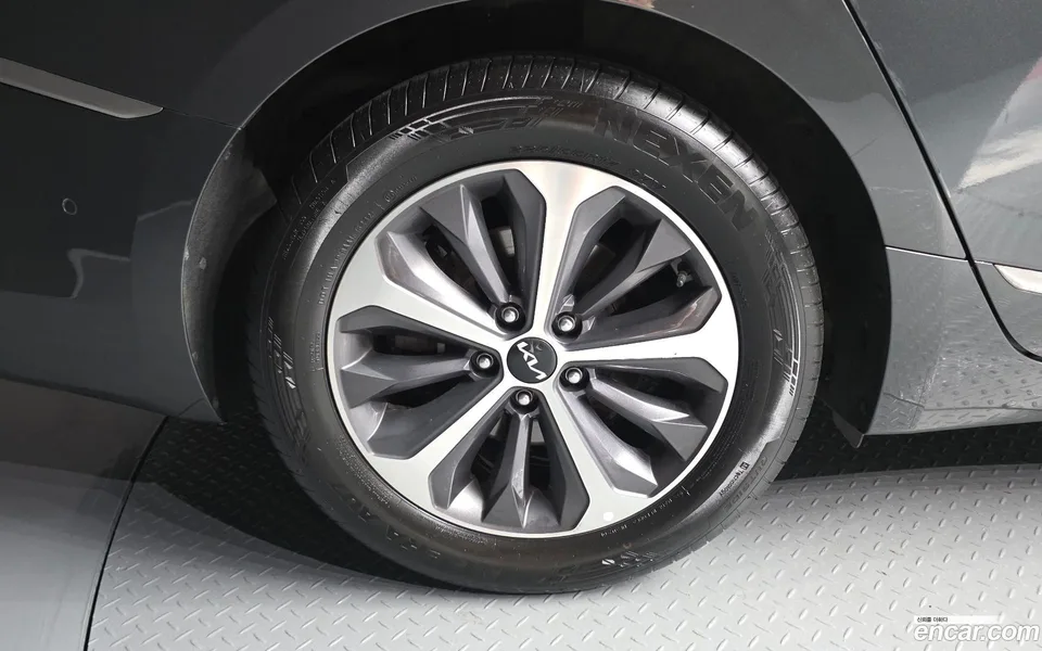 Kia K8 Hybrid 2023 — thumbnail 2