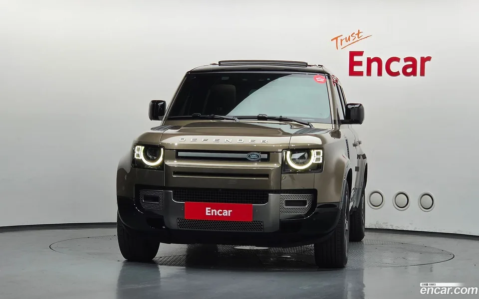 Land Rover Defender 110 P300 X- SE 2025 — thumbnail 3