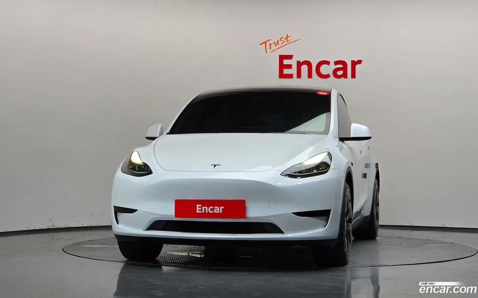 Tesla Model Y RWD 2024 — thumbnail 3