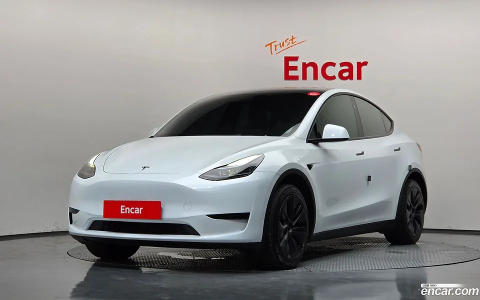 Tesla Model Y RWD 2024 — photo 1, buy with delivery to Moscow