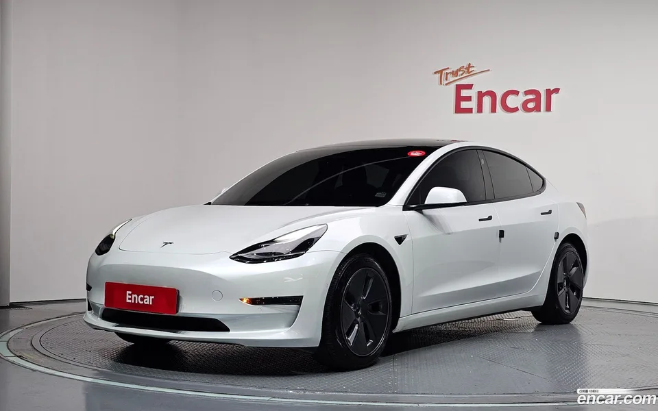 Tesla Model 3 RWD 2022 — photo 1, buy with delivery to Moscow