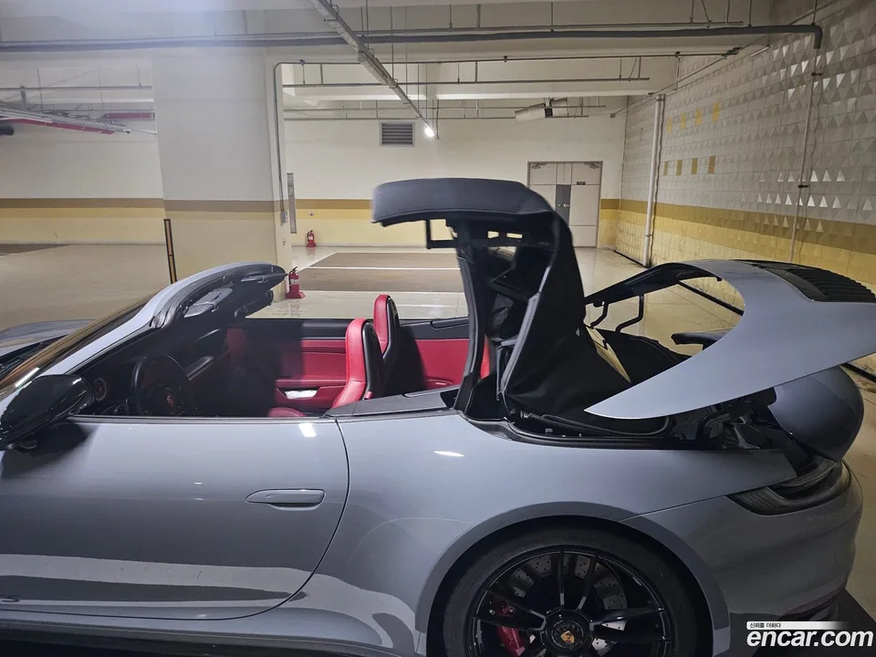 Porsche 911 (992) GTS 2024 — thumbnail 3