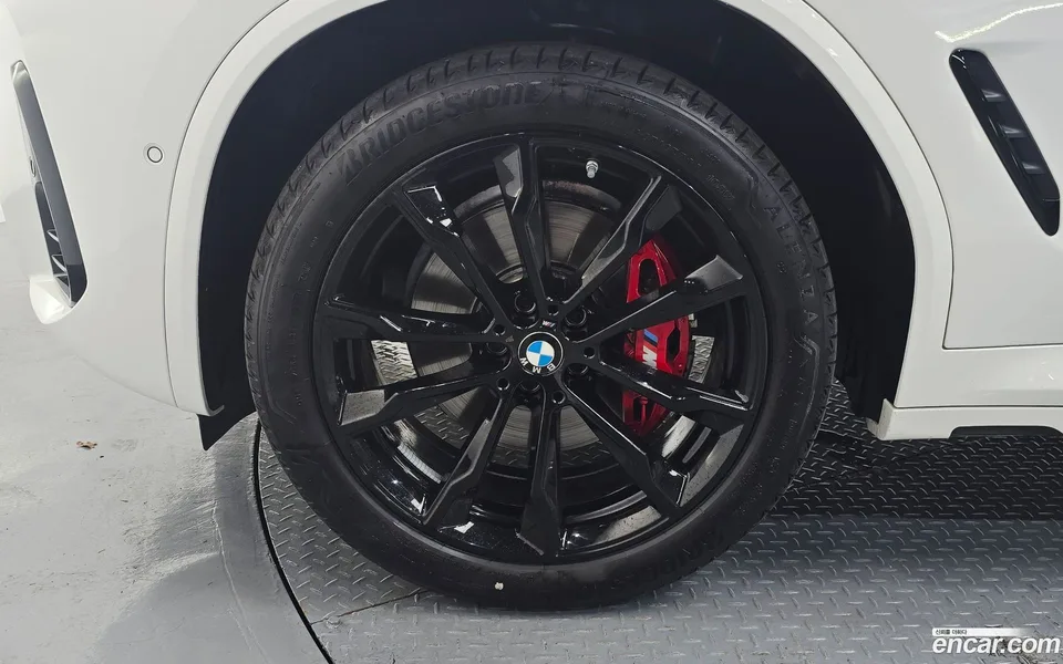 BMW X4 xDrive20i M 2025 — thumbnail 2