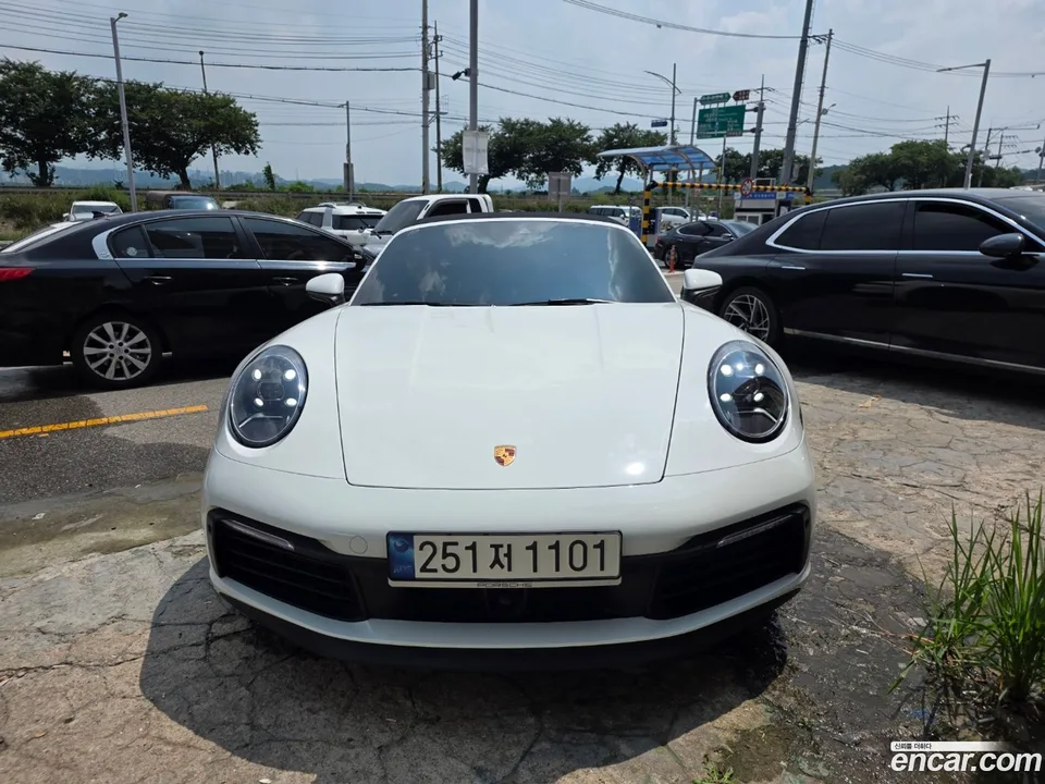 Porsche 911 (992) 2022 — photo 1, buy with delivery to Moscow