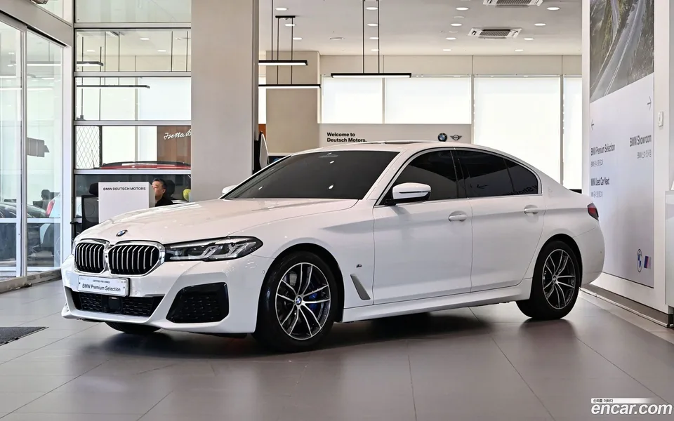 BMW 5 Series 520i M 2023 — фото 1, купить с доставкой в Москву