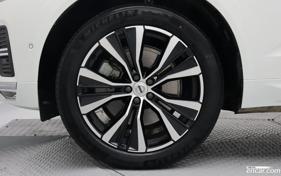 Volvo XC60 B6 2024 — thumbnail 3